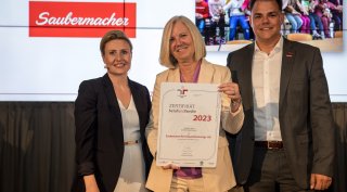 Annemarie Gräßler, Recruiting Team Leader, and Harald Gorucan, Head of Group Human Resources, were at the award ceremony in Vienna to accept the award on behalf of Saubermacher.